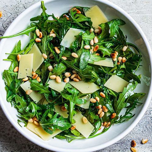 Salade de roquette au parmesan